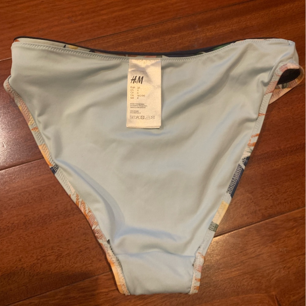 Soft swim wear. Very cute and modern look. - Picture 3 of 4